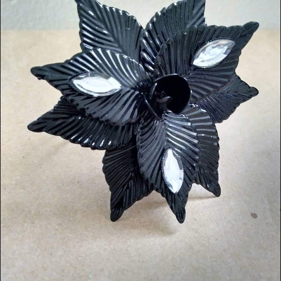 Black 3D Flower Bracelet with Rhinestones - Picture 2 of 3